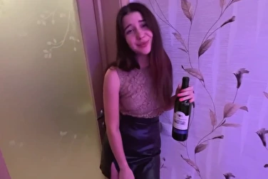 Явилась пьяная, ещё и трусики в такси потеряла — ну извиняйся Явилась пьяная, ещё и трусики в такси потеряла — ну извиняйся