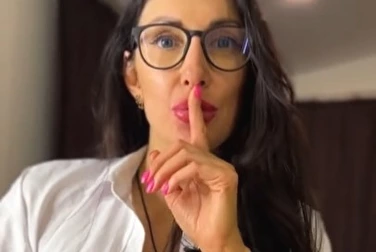 Я тебя сейчас утешу ротиком и дрочкой, но помни — бате ни слова Я тебя сейчас утешу ротиком и дрочкой, но помни — бате ни слова