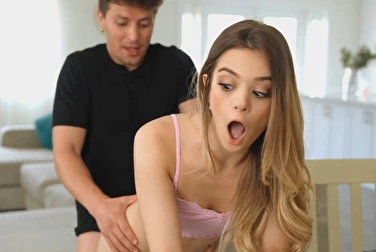 Я в шоке, член во мне 😱 Больше брата на слабо разводить не буду Я в шоке, член во мне 😱 Больше брата на слабо разводить не буду