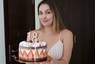 Ты уже совершеннолетний, сынок, наконец-то трахнешь меня в попку Ты уже совершеннолетний, сынок, наконец-то трахнешь меня в попку