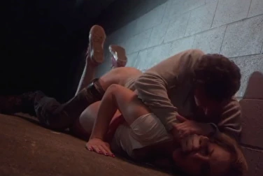 Напал на девушку в тёмной подворотне и жёстко выебал в анал Напал на девушку в тёмной подворотне и жёстко выебал в анал